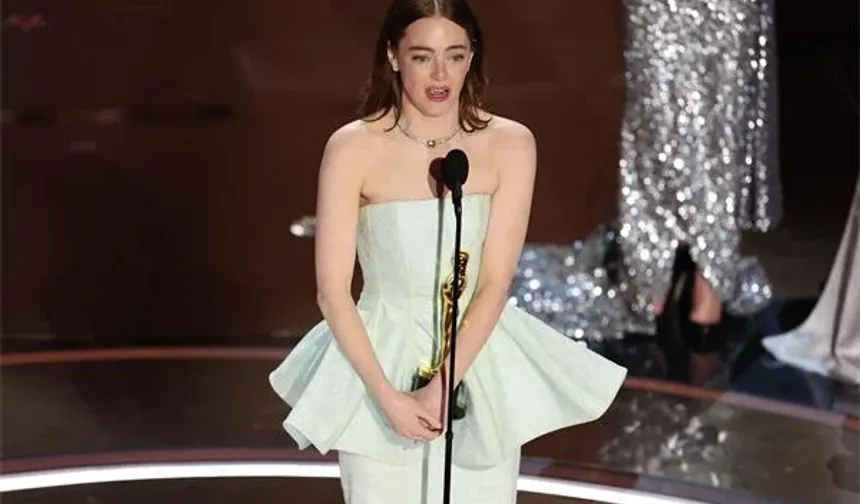 Emma Stone Oscar töreninde Jimmy Kimmel'a hakaret ettiği iddialarını yanıtladı