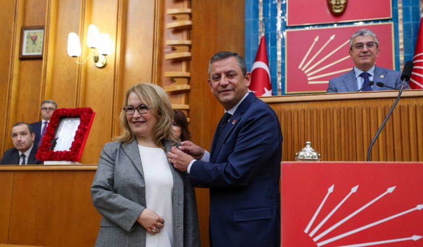 Akşener "Partiden ayrılacak son kişi" demişti: Ayşe Sibel Yanıkömeroğlu CHP'ye katıldı