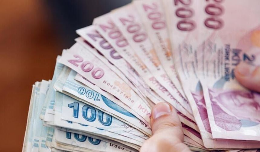 Yaşlı ve engelli aylıkları hesaplara yatırılmaya başlandı