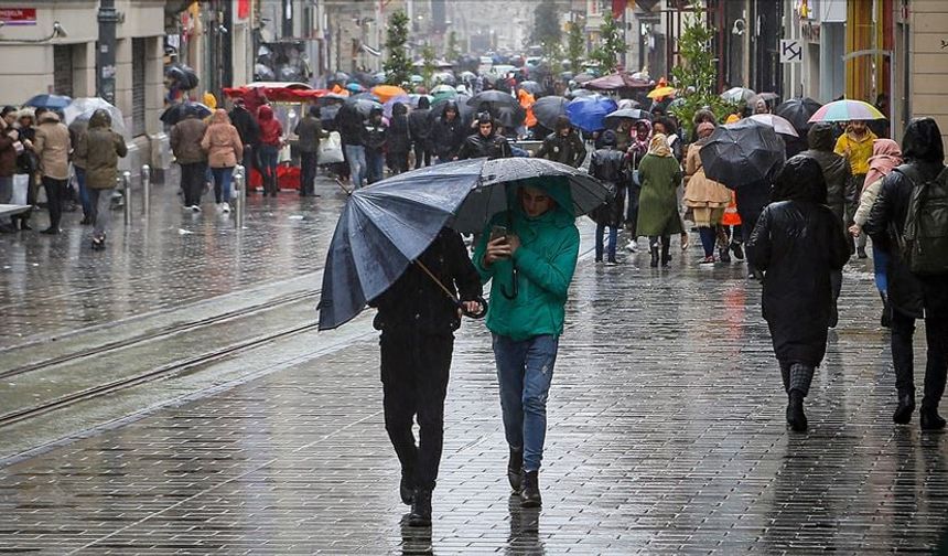 Meteoroloji uyardı: Sağanak, gök gürültüsü ve toz taşınımı yolda