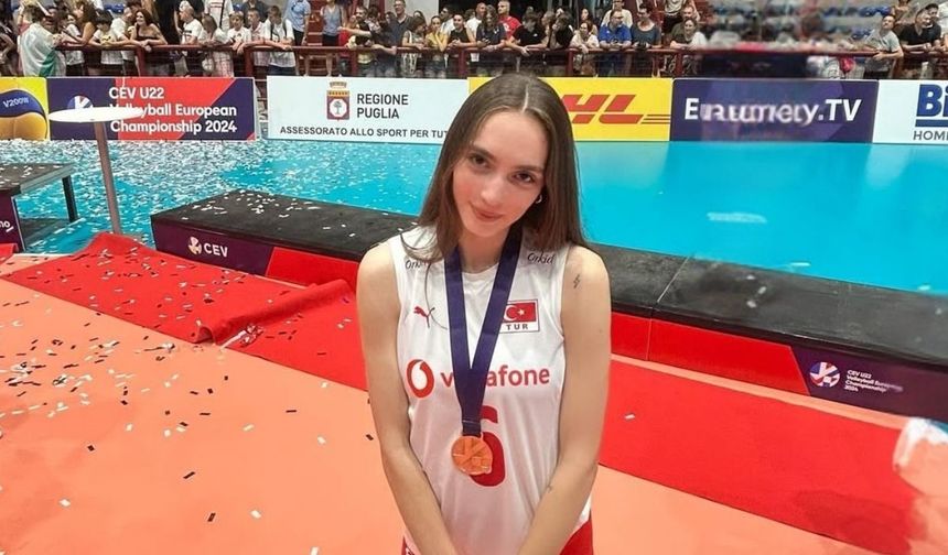 Boyu, yaşı ve voleybol kariyeri: Berka Buse Özden kimdir, hangi takımda oynuyor?