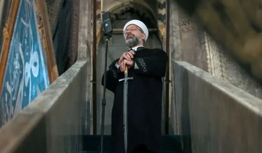 Diyanet'in Cuma hutbesi: ‘Kısa giyinmek haramdır, sessiz kalan herkes vebal altında’