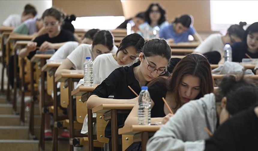 YKS'de eksi netlerle bölümlere yerleştiler