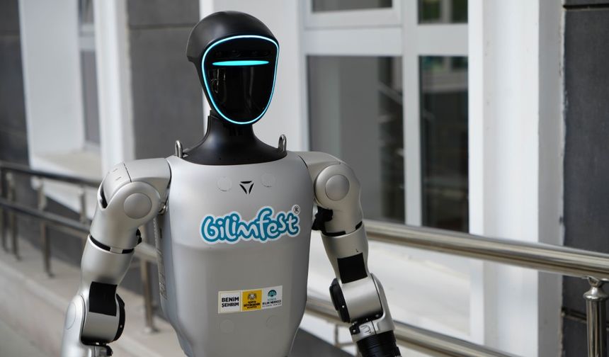 Türkiye’de bir ilk: İnsansı robot nüfusa kaydettirildi