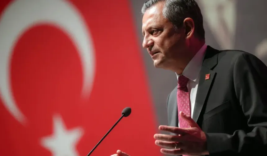 Özgür Özel'den Filenin Sultanları'na tebrik