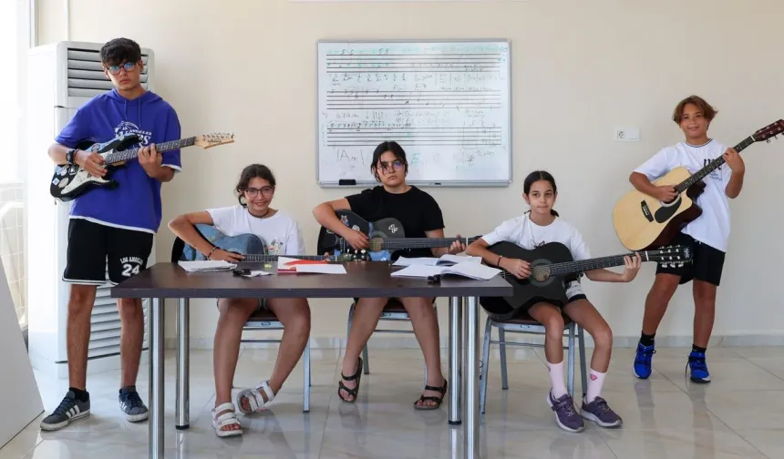 Kuşaklar Boyu Ezgiler: Efeler Müzik Akademisi Seçmelerinde Yaş Sınırı Kalktı