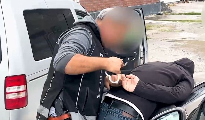 Söke'de filmleri aratmayan operasyon: 11,2 kilogram uyuşturucu madde ele geçirildi