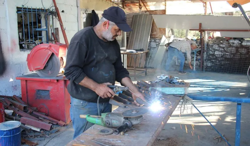 Çiftçi Maliyetten Kaçındı: Bozulan Tarım Aletleri Tamirle Hayat Buluyor