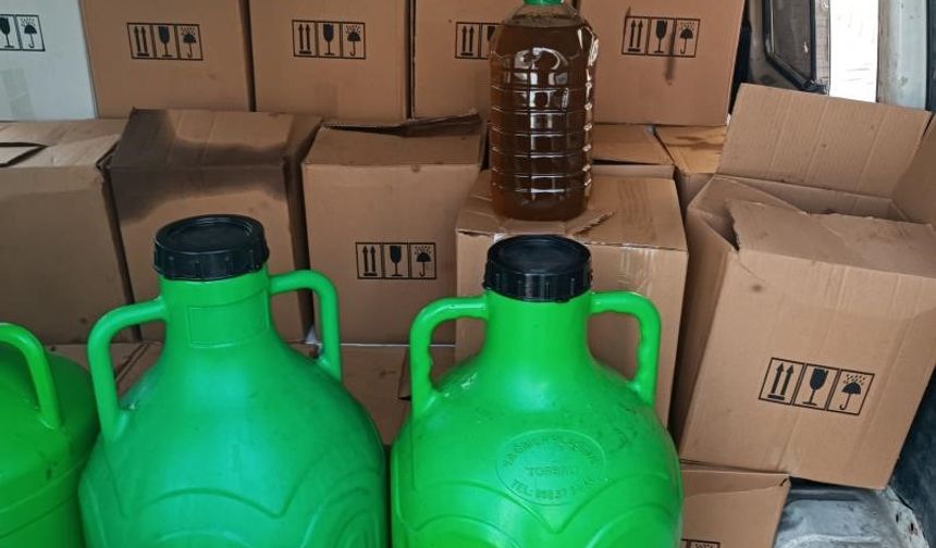 Aydın’da Sahteciliğe Geçit Yok! Bin 370 Litre Tağşiş Yağ Ele Geçirildi