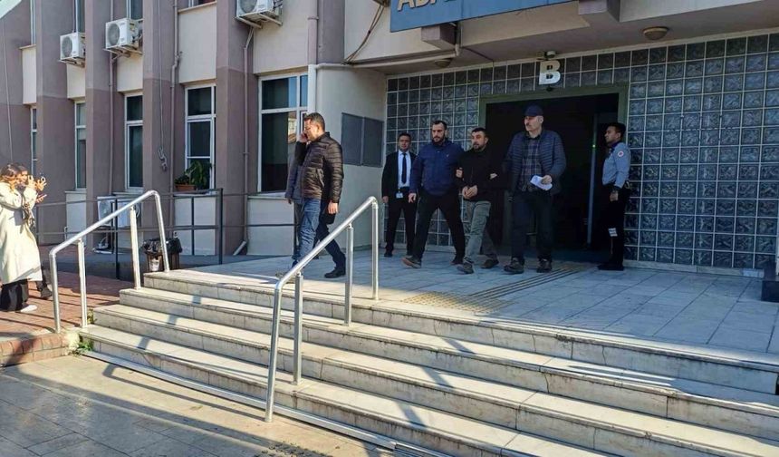 Efeler'de eşini sırtından bıçaklayan şahıs tutuklandı