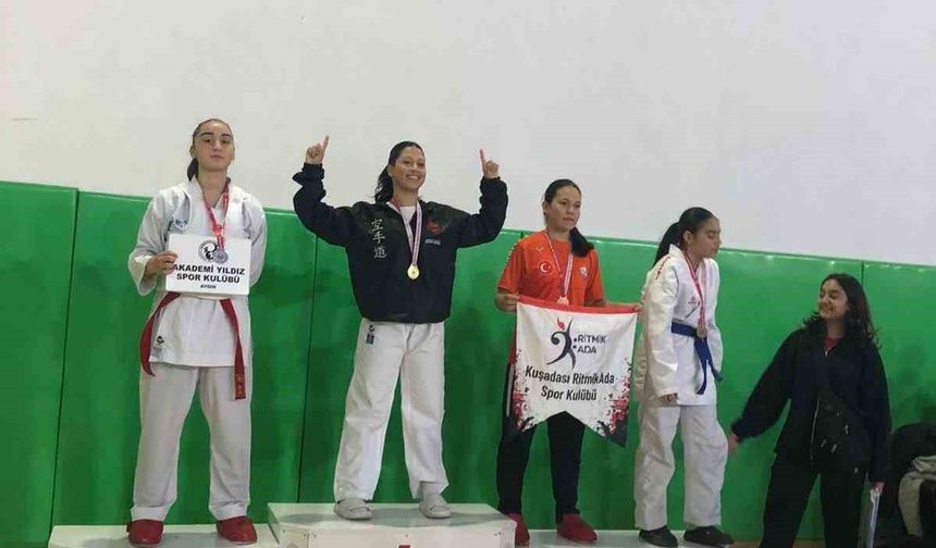 Efeler'den karatede çifte madalya gururu