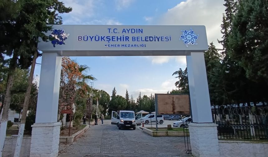 CHP’li ilçe belediyelerinde mezarlık tabelaları değişti