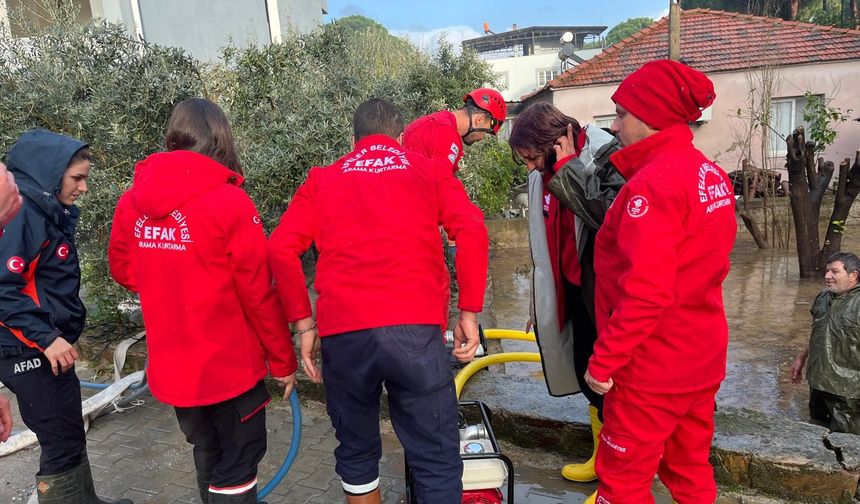 Efeler Belediyesi Söke'nin yardımına koştu: EFAK ekipleri bölgeye sevk edildi