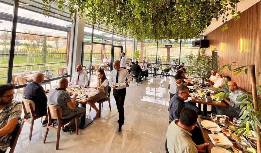 Restoranlarda yeni dönem başladı