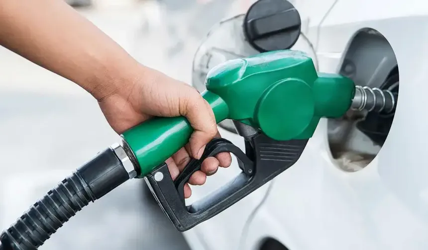 Petrol 7 ayın zirvesinde: Akaryakıta büyük zam