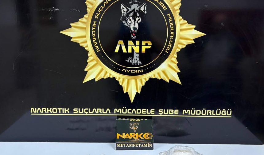 Efeler'de 815 gram yasaklı madde ele geçirildi