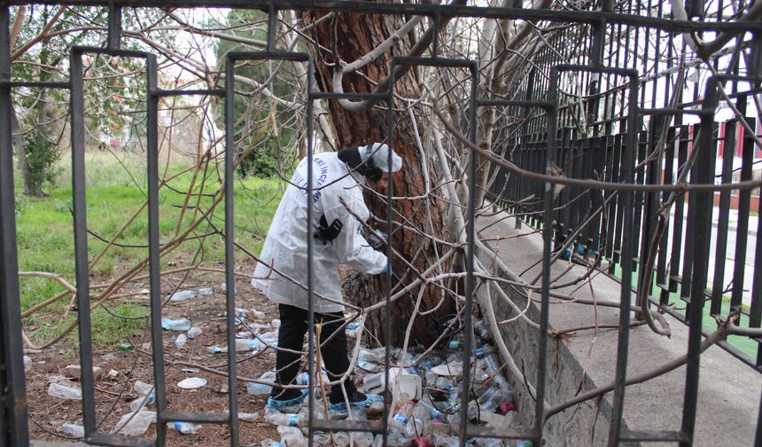 Bıçaklanarak öldürülen yaşlı çiftin evinde incelemeler sürüyor