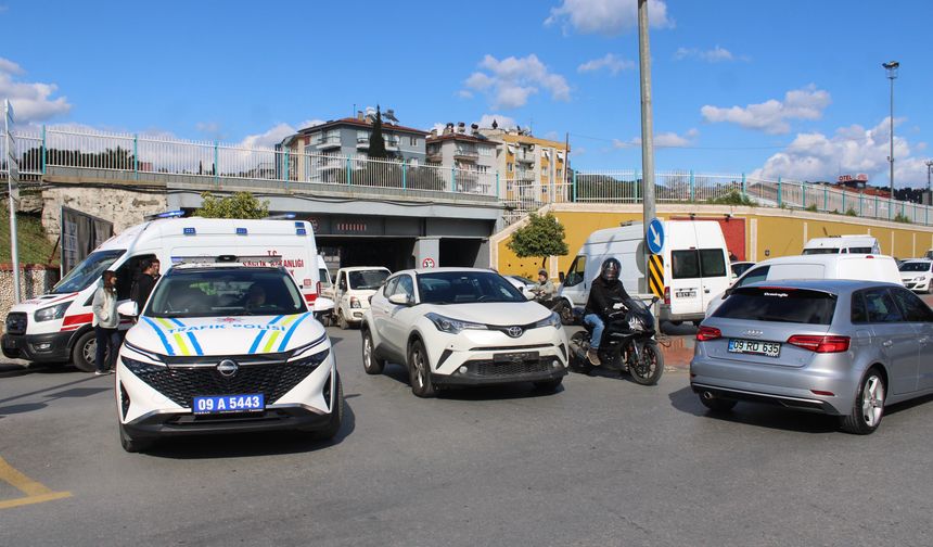 Kavşak içindeki kazada sürücü yaralandı