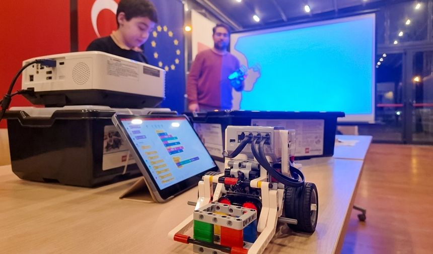 Efeler Belediyesi Dijital Gençlik Merkezi Eğitim Kursları sürüyor