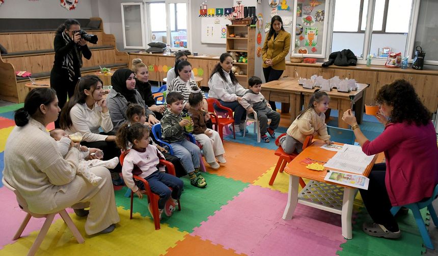 Minik eller tasarladıkları evlere tohum ekti