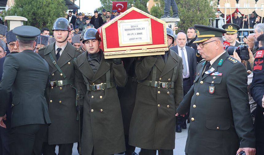 Şehit Pilot Binbaşı İbrahim Bolat İzmir’de son yolculuğuna uğurlandı