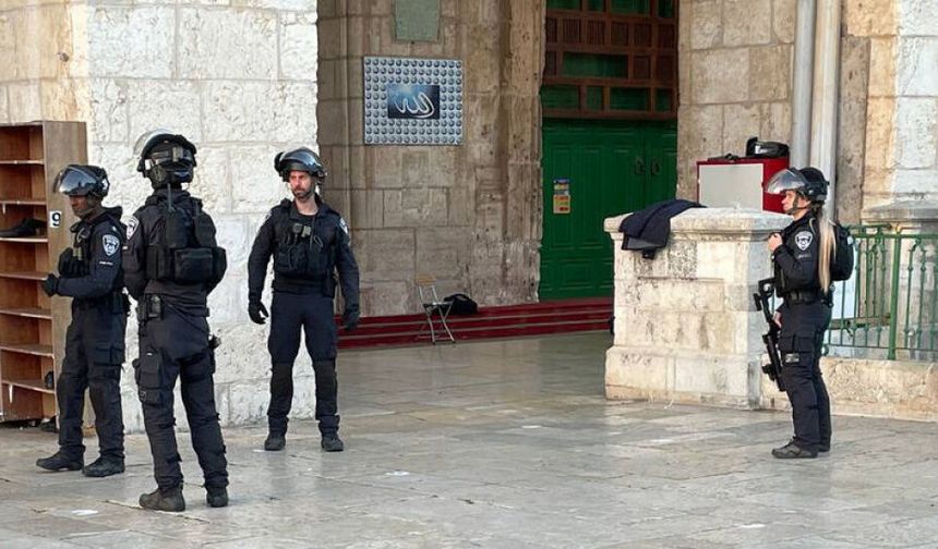 İsrail'den Mescid-i Aksa'da bayram namazı kılmak isteyen Filistinlilere müdahale