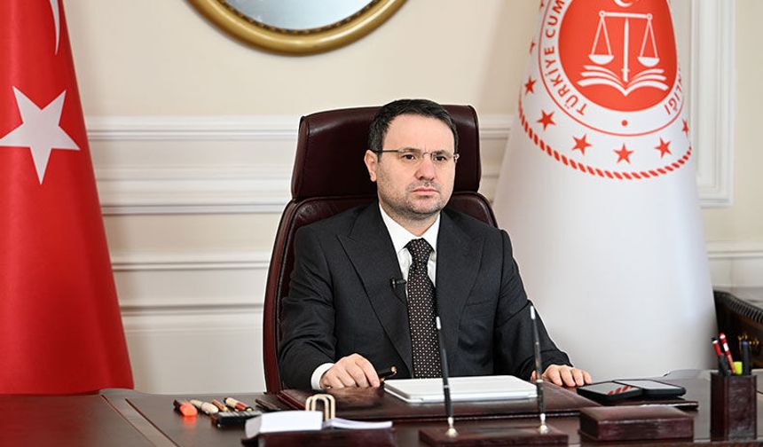 Akın Gürlek'i babasına şikayet etmişler