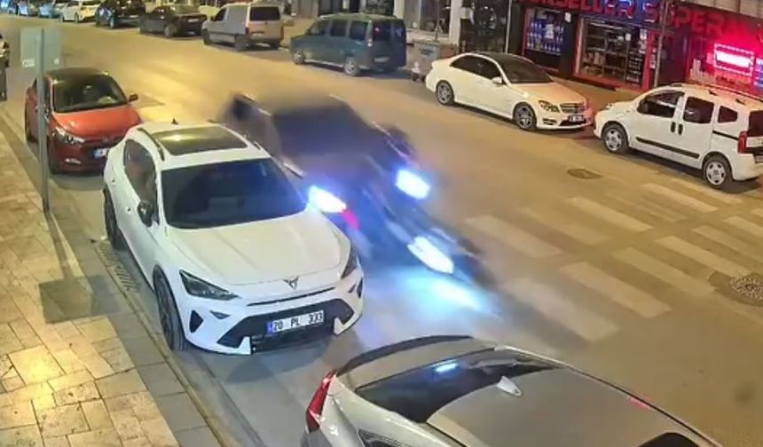 Tartıştığı motosikletliye çarpıp yoluna devam etti