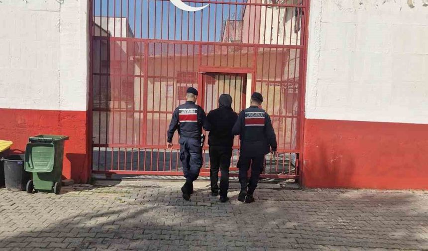 Hapis cezasıyla aranıyordu jandarmadan kaçamadı