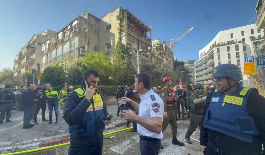 İran, Tel Aviv’i vurdu: 6 yaralı