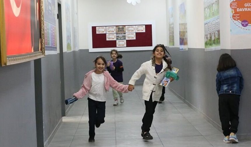 Ara tatil bitti, Aydın'da öğrenciler okula döndü