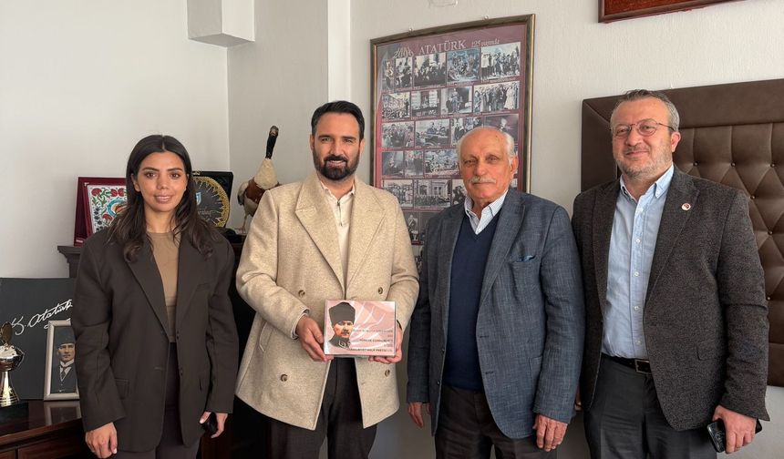 CHP heyeti oda başkanlarını ziyaretinde Atatürk ayrıntısı gözlerden kaçmadı