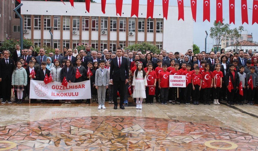 Aydın'da 23 Nisan kutlamaları çelenk sunumuyla başladı