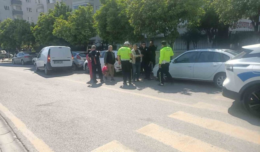 Efeler'de zincirleme kaza: 1 yaralı