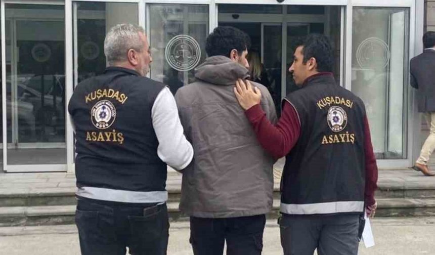 Kuşadası'nda aranan 2 şahıs yakalandı