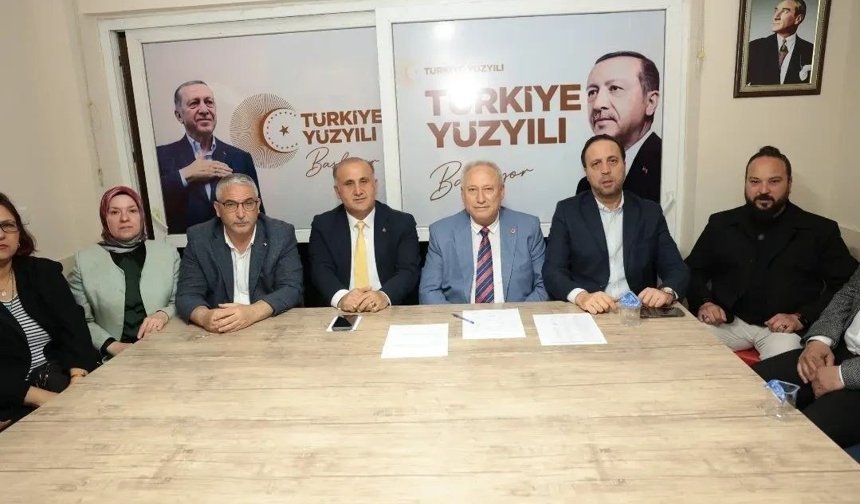 AK Parti İncirliova’da yeni dönem başladı: İlk toplantıda güç gösterisi