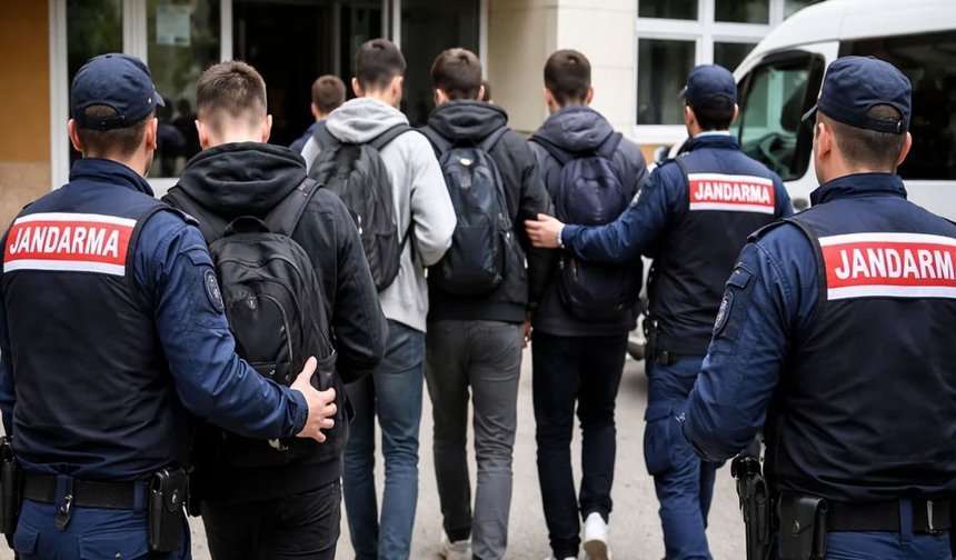Okul saldırısı hazırlığı yapan 8 öğrenci gözaltına alındı