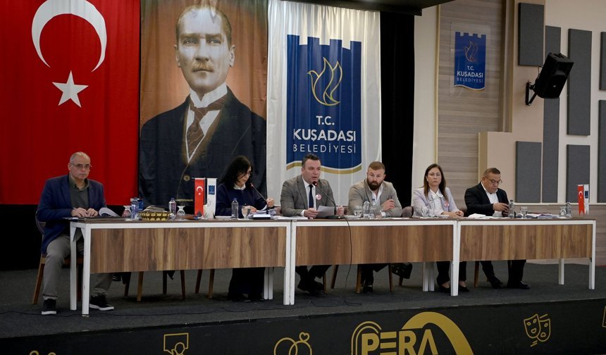 Kuşadası Belediye Meclisi'nde kesintisiz hizmet vurgusu