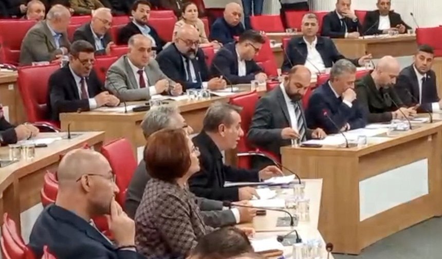 Mecliste proje tartışması: Başkan Yetişkin yeni dört yol kavşağını sordu