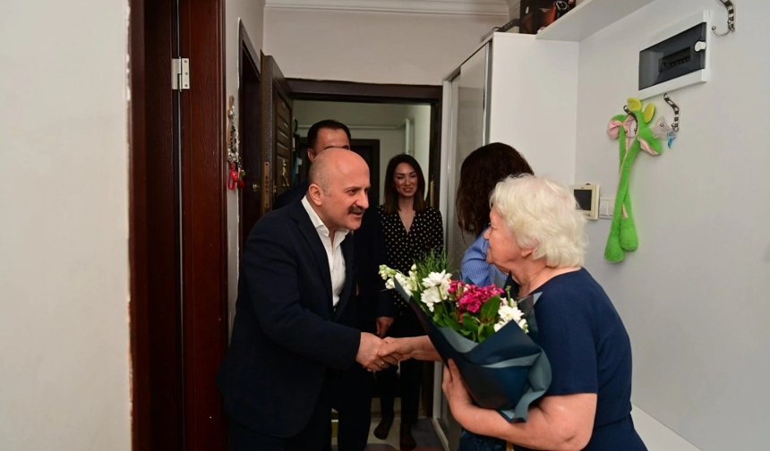 Vali Varol’dan Şehit ailesine anlamlı Anneler Günü ziyareti