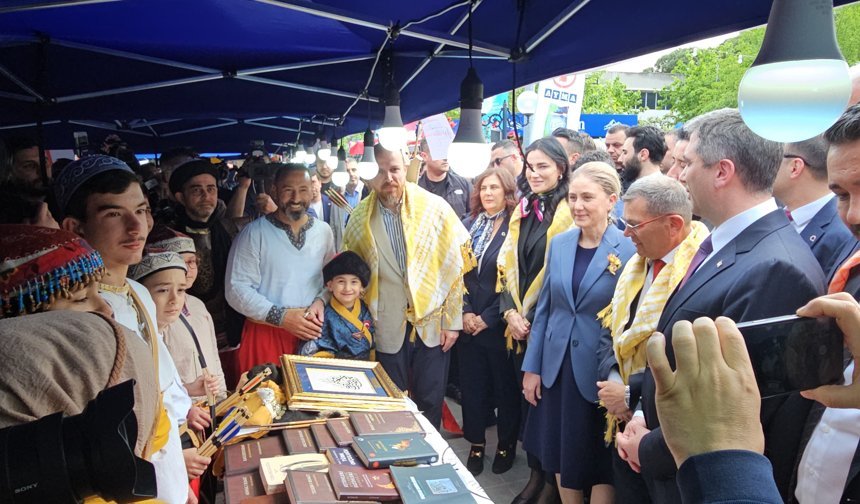 Bakan Ersoy Nazilli’de festival açılışına katıldı