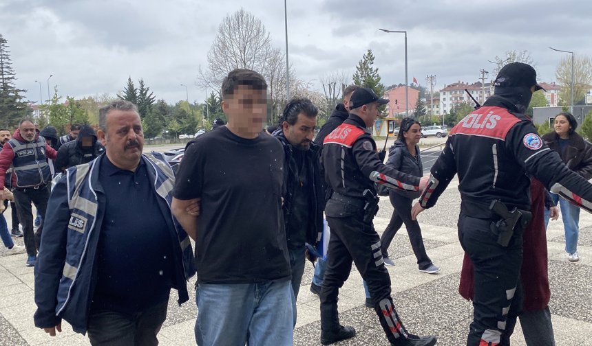 Oğulları iki gence kurşun yağdırdı, aileleri basın mensuplarına çıkıştı