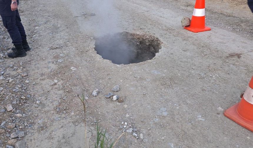 Bozköy yolunda 'obruk' oluştu