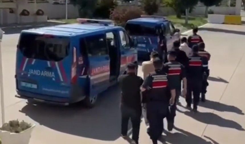 Jandarmadan 8 ilçede 105 şüpheliye eş zamanlı operasyon