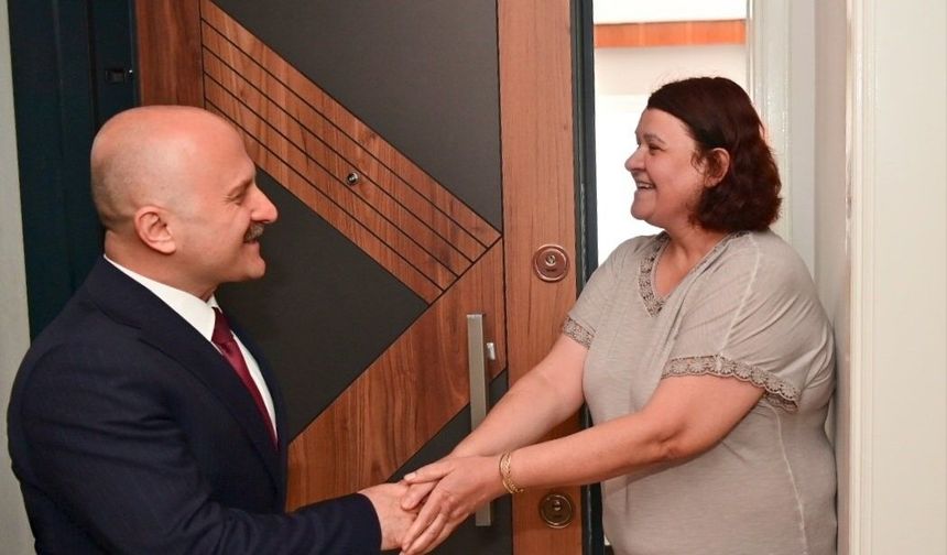 Vali Varol, şehit aileleriyle bayramlaştı