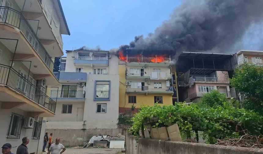 Efeler'de ev yangını