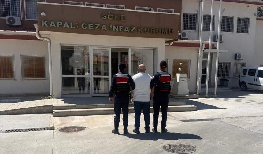 Kuşadası'nda 10 yıl hapis cezası bulunan firariyi JASAT yakaladı