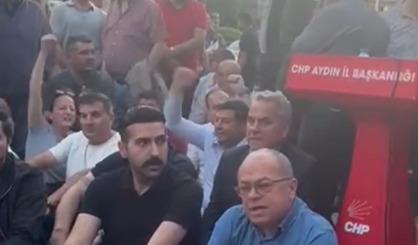 CHP’liler Aydın’da İl Başkanlığı önünde nöbete geçti
