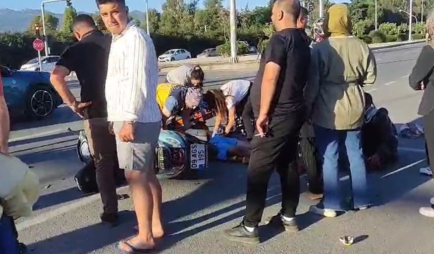 Şehir Hastanesi kavşağında feci kaza: 3 kişi yaralandı