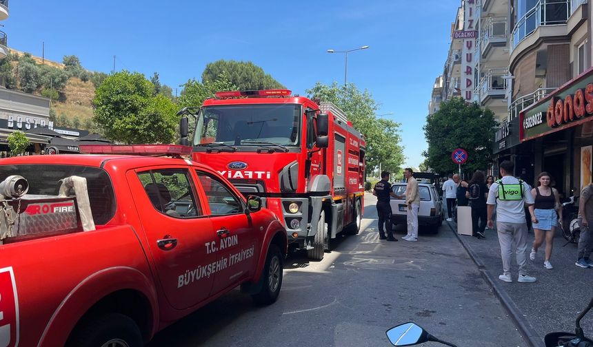 Efeler'deki kafede klimadan yangın çıktı